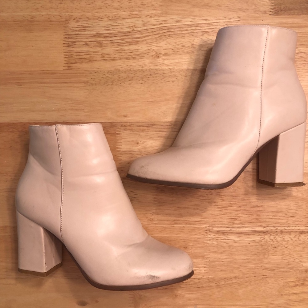 CREAM/OFF WHITE Nastygal booties SIZE 8